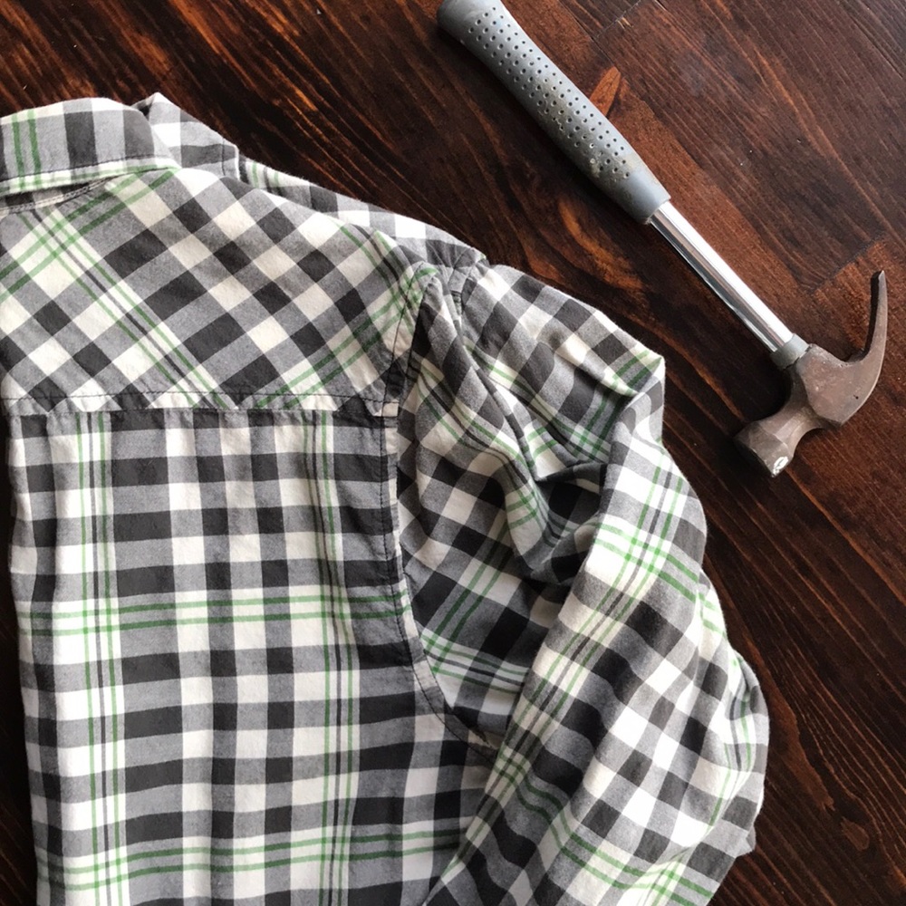 Lightweight Quicksilver Green Button down SMALL